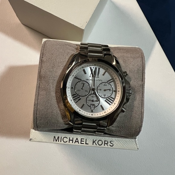 Silver Michael Kors watch (used a few times ) - Picture 2 of 4